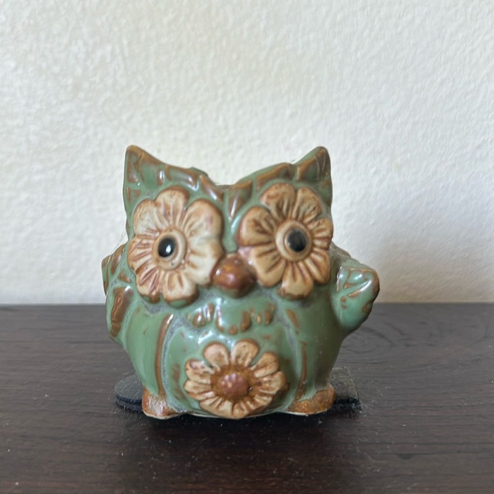 Owl plant pot